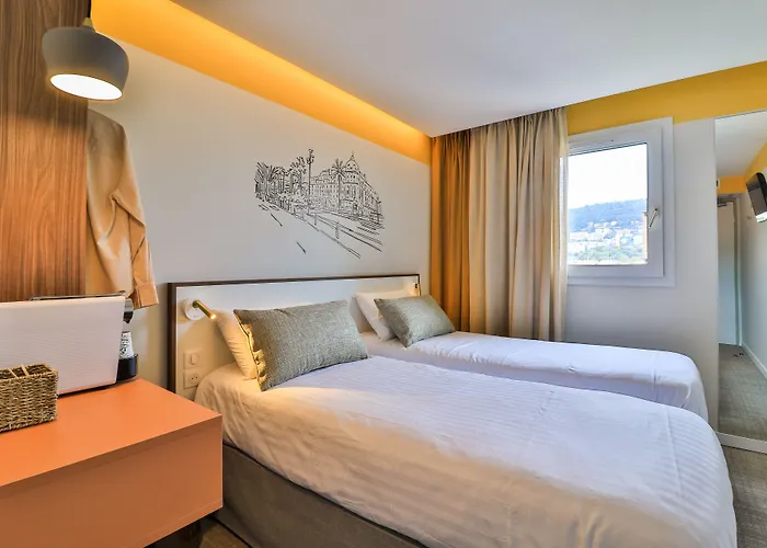 Du Pin Port Nizza
