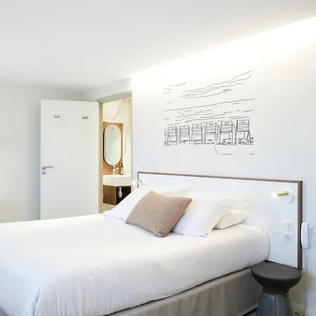 Du Pin Port Szálloda 3*