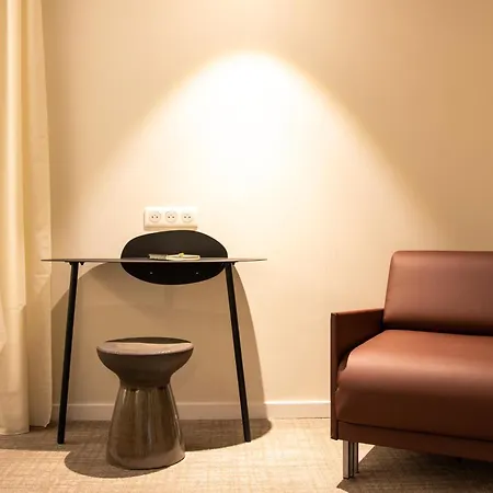 Du Pin Port 3* ニース