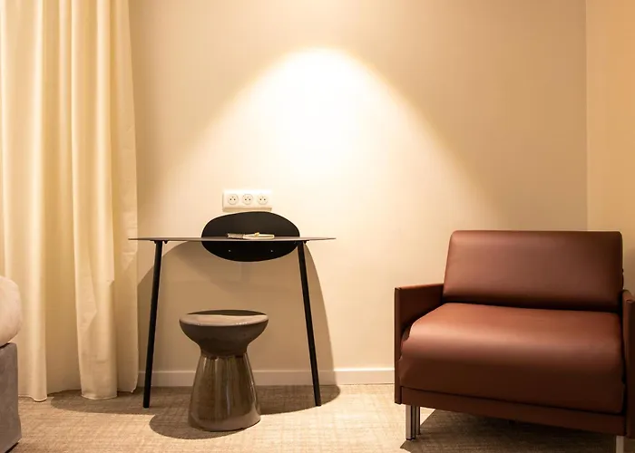 Du Pin Port 3* ニース