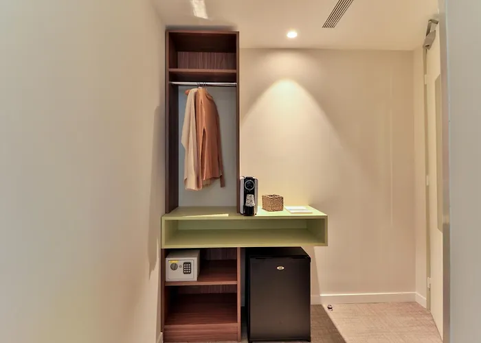 Hotel Du Pin Port Nice