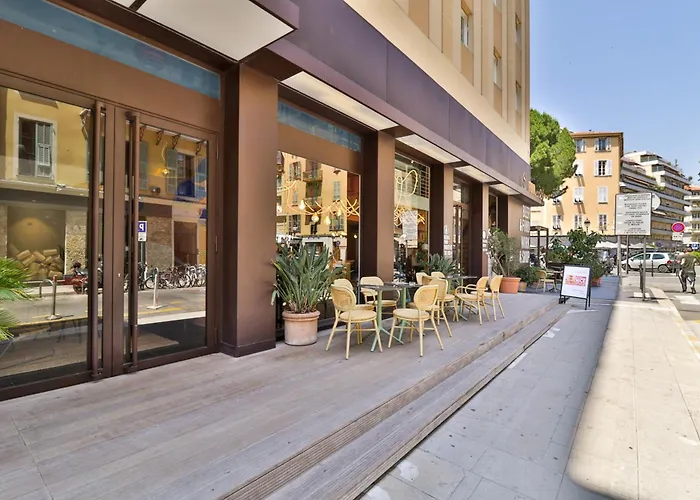 Du Pin Port Hotel 3*