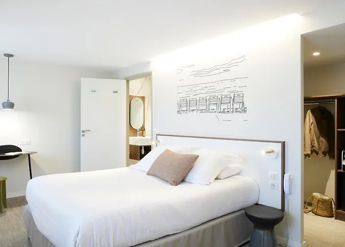 Du Pin Port Hotel 3*